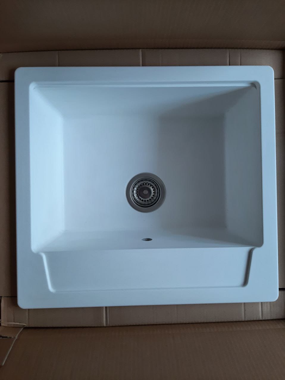 nokta beyaz tezgah üstü