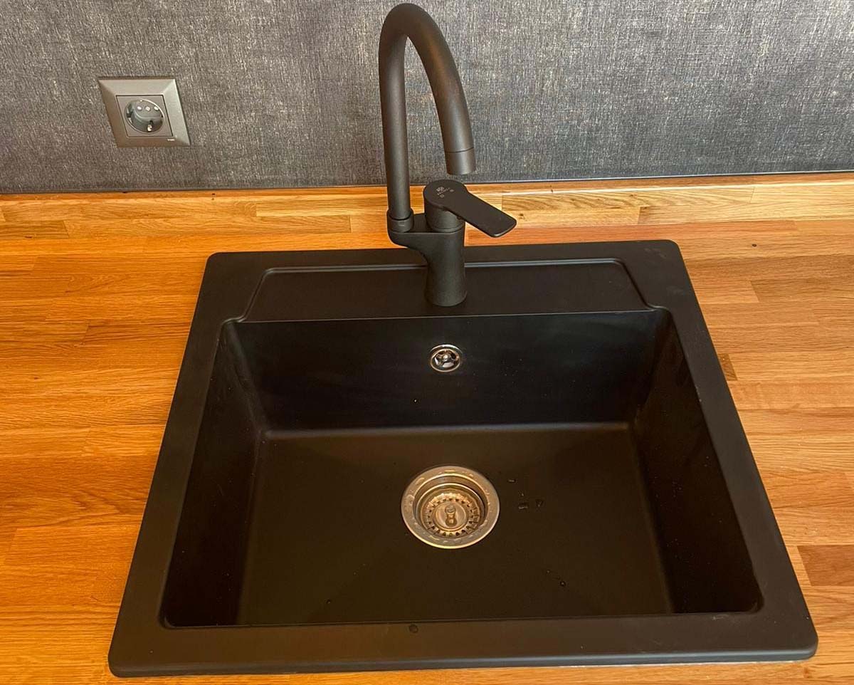 Nokta Elegance Tek Gözlü Siyah Granit Eviye 55×50 cm